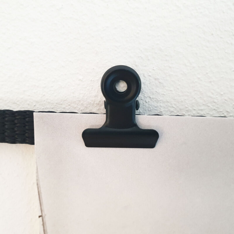 Schwarze Metallklammer und LeTOMA Fotoseil