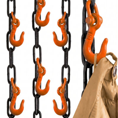 Garderobe aus Stahlkette mit Metallhaken